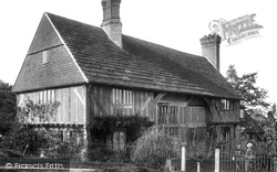 Old House 1904, Lingfield