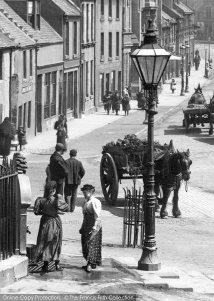 Photo of Linlithgow, Women At The Cross Well 1897