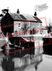 The Lock Cottage c.1960, Linton-on-Ouse