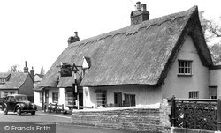 The Dog And Duck c.1955, Linton