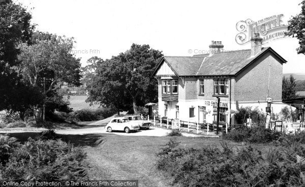 Photo of Linwood, Red Shoot Inn c.1965