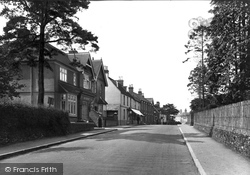 London Road 1924, Liphook