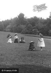 Girls In The Park 1906, Liskeard