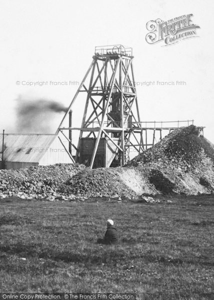 Photo of Liskeard, South Phoenix Mine, Headframe 1908
