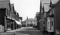 Station Road c.1960, Liss