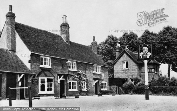 Photo of Little Marlow, The King's Head c.1955