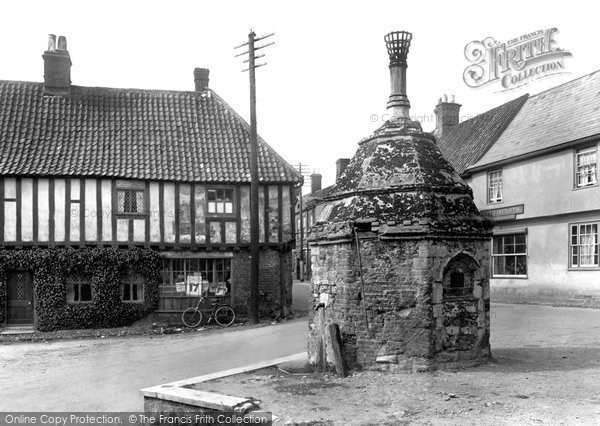 Photo of Little Walsingham, The Pump And Old Houses 1929