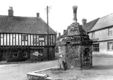 The Pump And Old Houses 1929, Little Walsingham