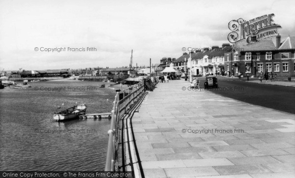 Photo of Littlehampton, Pier Road And River Arun c.1960