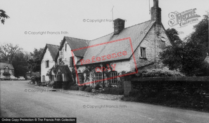 Photo of Llanarmon Dyffryn Ceiriog, West Arms Hotel c.1960