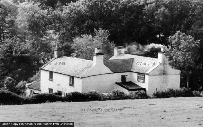 Photo of Llanasa, White Lion Inn, Glanrafon c.1955