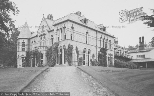 Photo of Llanbdr Dyffryn Clwyd, Llanbedr Hall c.1936