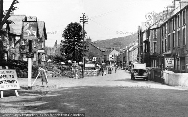 Photo of Llanberis, High Street c.1955