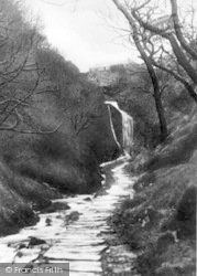 In The Glen c.1935, Llanberis