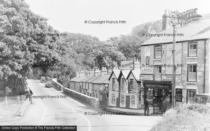 Photo of Llanddulas, The Village c.1955