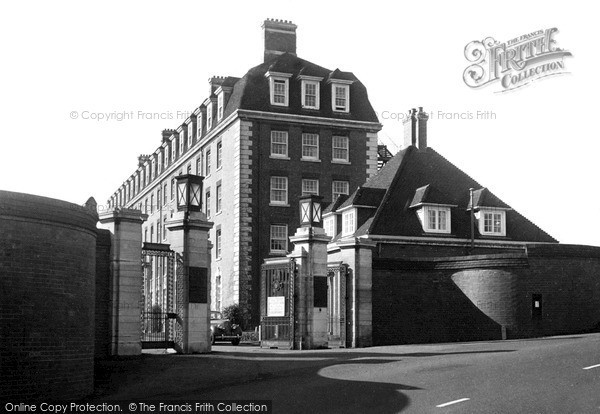 Photo Of Llandough Hospital Main Entrance C 1955   Llandough Hospital Main Entrance C1955 L280008 