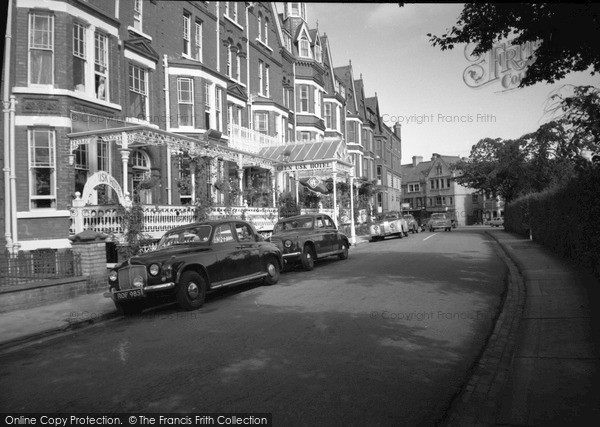 Photo of Llandrindod Wells, Glen Usk Hotel 1958