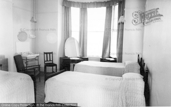 Photo of Llandudno, A Family Bedroom, Ormescliffe Hotel c.1960