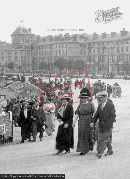 Photo of Llandudno, Promenading 1913