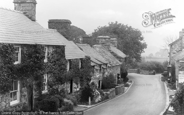 Photo of Llanegryn, Village c1940