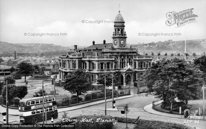 Photo of Llanelli, Town Hall c.1955