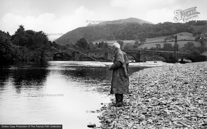 Llanelltyd, Salmon Fishing in the River Mawddach c1955