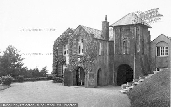 Photo of Llanfairfechan, Plas Heulog Holiday Home c.1935