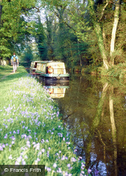 Monmouthshire And Brecon Canal c.2000, Llangattock