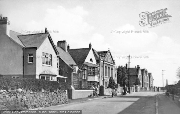 Photo of Llangefni, Glam Hwfd Road c.1939