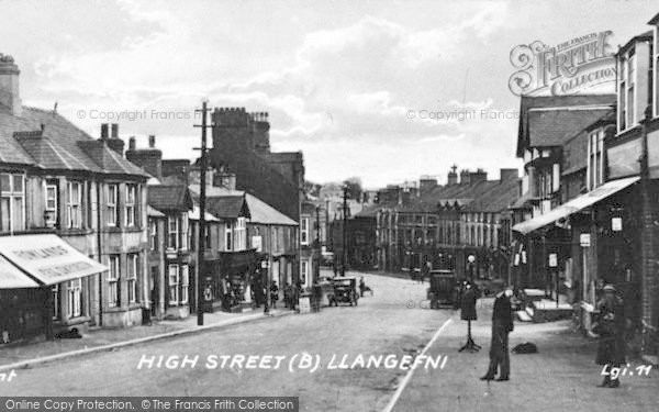 Photo of Llangefni, High Street c.1939