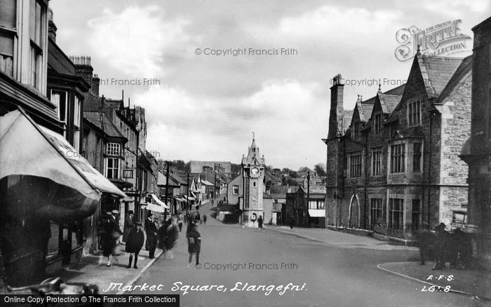 Photo of Llangefni, Market Square c.1939