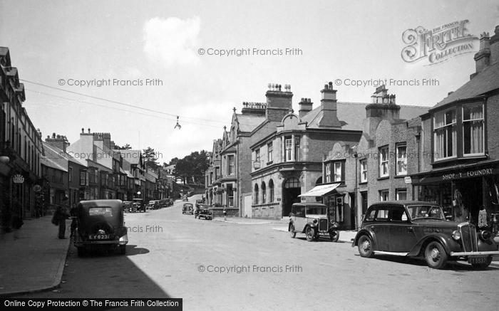 Photo of Llangefni, Up The High Street c.1940