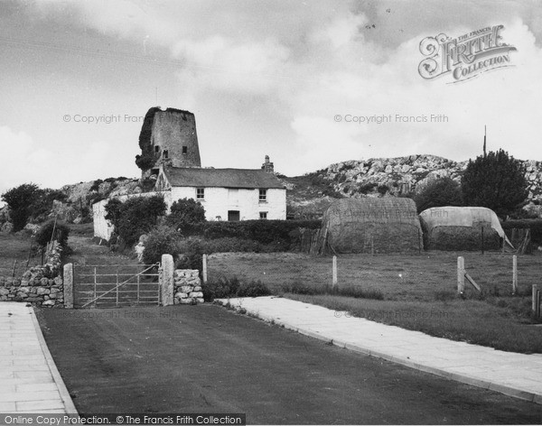 Photo of Llangefni, Yr Hen Felin c.1960