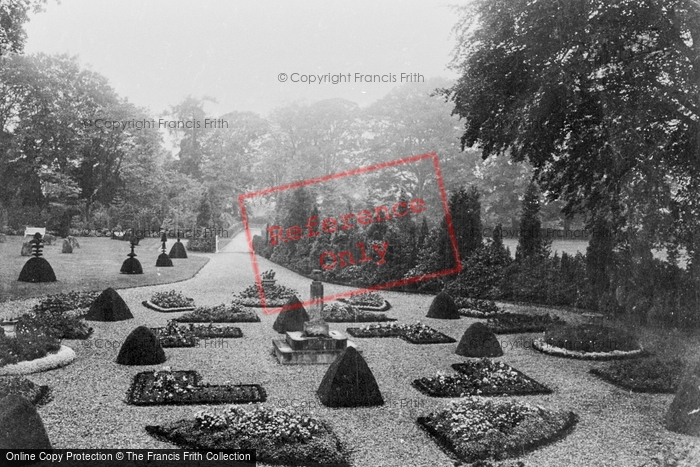 Photo of Llangollen, Plas Newydd, The Garden 1913
