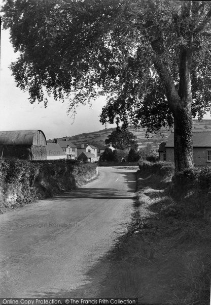 Photo of Llangyndeyrn, The Main Street 1937