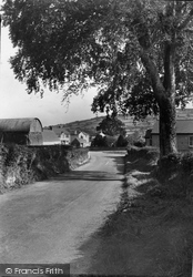 The Main Street 1937, Llangyndeyrn