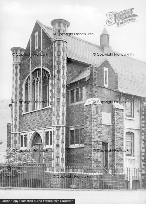 Photo of Llanhilleth, Glandwr Chapel c.1955