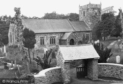 Llanrhaeadr Ym Mochnant, The Lychgate And St Dogfan's Church c.1955, Llanrhaeadr-Ym-Mochnant