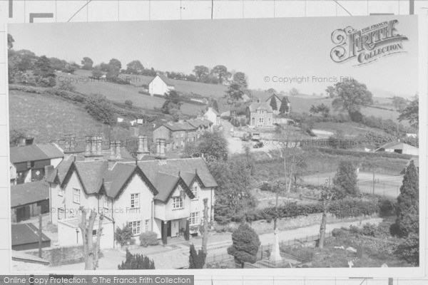 Photo of Llanrhaeadr Ym Mochnant, Wynastay Arms Hotel c.1960