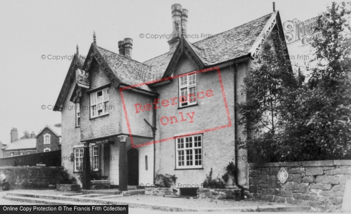 Photo of Llanrhaeadr Ym Mochnant, Wynnstay Arms c.1955