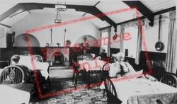 Llanrhaeadr Ym Mochnant, Wynnstay Arms, Dining Room c.1955, Llanrhaeadr-Ym-Mochnant