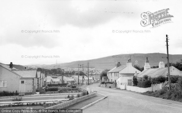 Photo of Llanrug, Glanffynnon Road c.1955