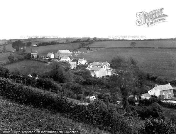 Photo of Llansteffan, 1933