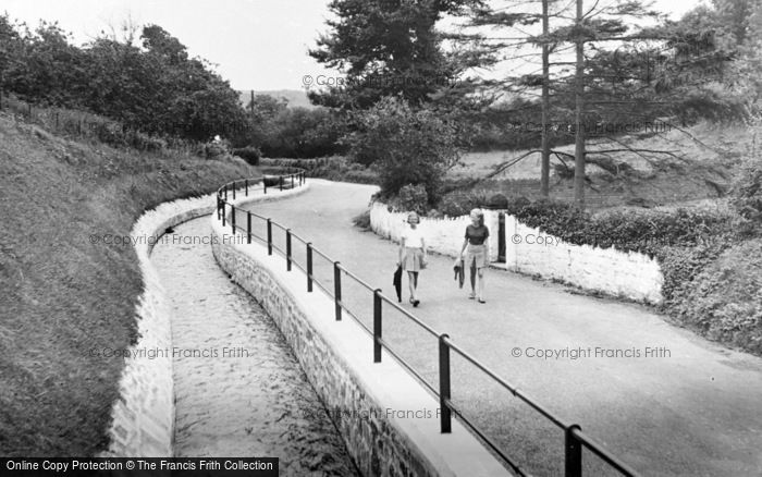 Photo of Llansteffan, Water Lane c.1955