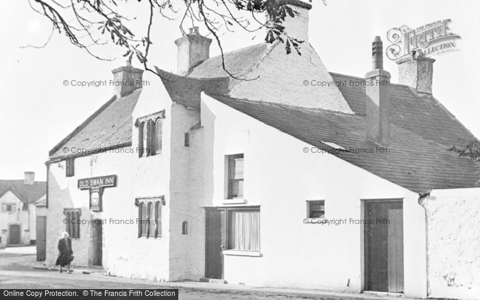 Photo of Llantwit Major, Old Swan Inn c.1955