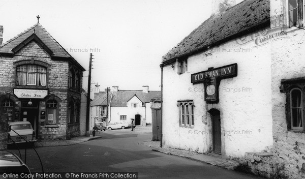 Photo of Llantwit Major, Old Swan Inn c.1965