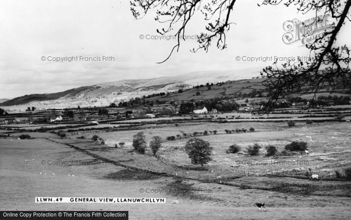 Photo of Llanuwchllyn, General View c.1960