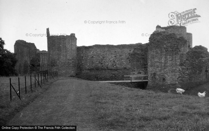 Photo of Llanvetherine, White Castle 1948