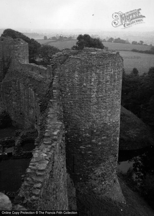 Photo of Llanvetherine, White Castle, The Walls 1948