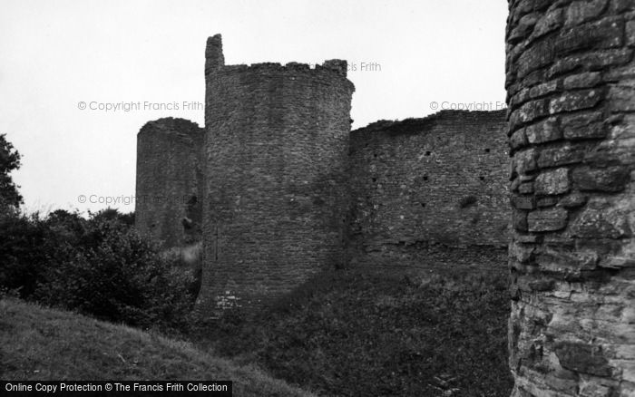 Photo of Llanvetherine, White Castle, The Walls 1955